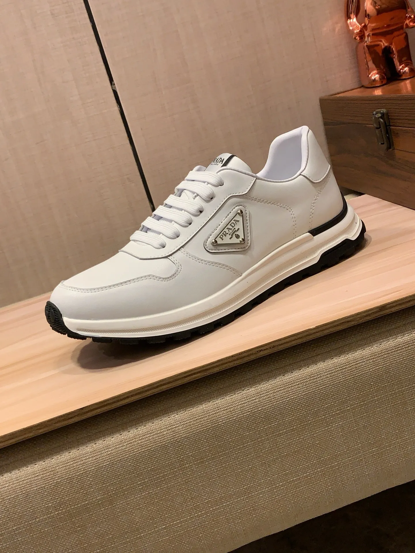 Men's Men's Shoes💰420💰💰🎩🎩[Lightning][Lightning] "PRADA*" The latest and most popular casual shoes, top brand [seduce] luxury~purchase, top~quality. [Strong] The upper is made of imported breathable cowhide with material ➕ breathable sheepskin feet (•) and fine workmanship. The original stylish and stylish soft rubber wear-resistant and non-slip outsole is light and comfortable on the feet. The real thing looks better when photographed. 122: code: 38-44, 2️⃣ colors selected